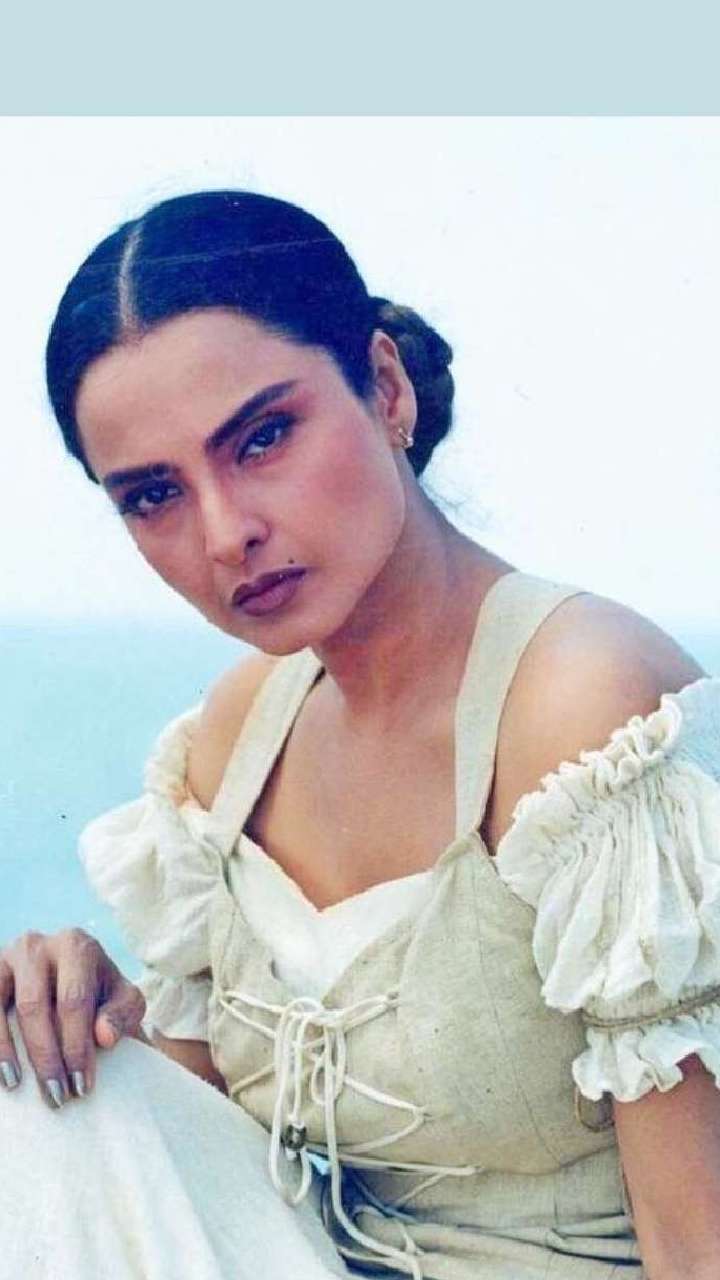Rekha's 3-Ingredient Homemade Hair Mask For Long Black Hair In 50s
