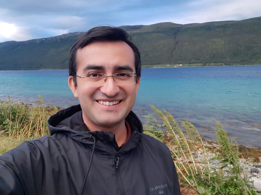 Edgard Iván Rimaycuna Inga, chi è l’uomo-ombra di Prevost dal Perù a Roma: sarà segretario particolare di Papa Leone XIV