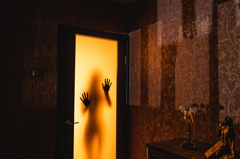 Paranormal Skeptics Share The Moment When They Started Believing In