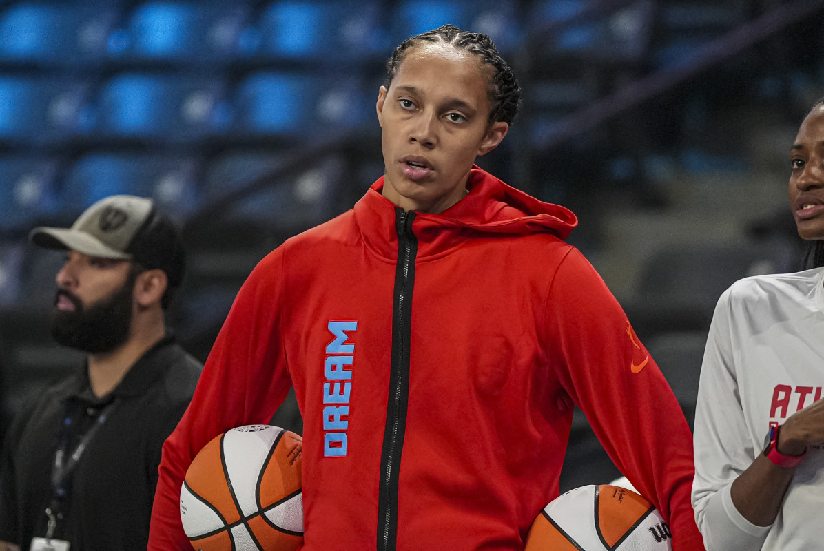 Brittney Griner Leaves Game Within Minutes Against Caitlin Clark