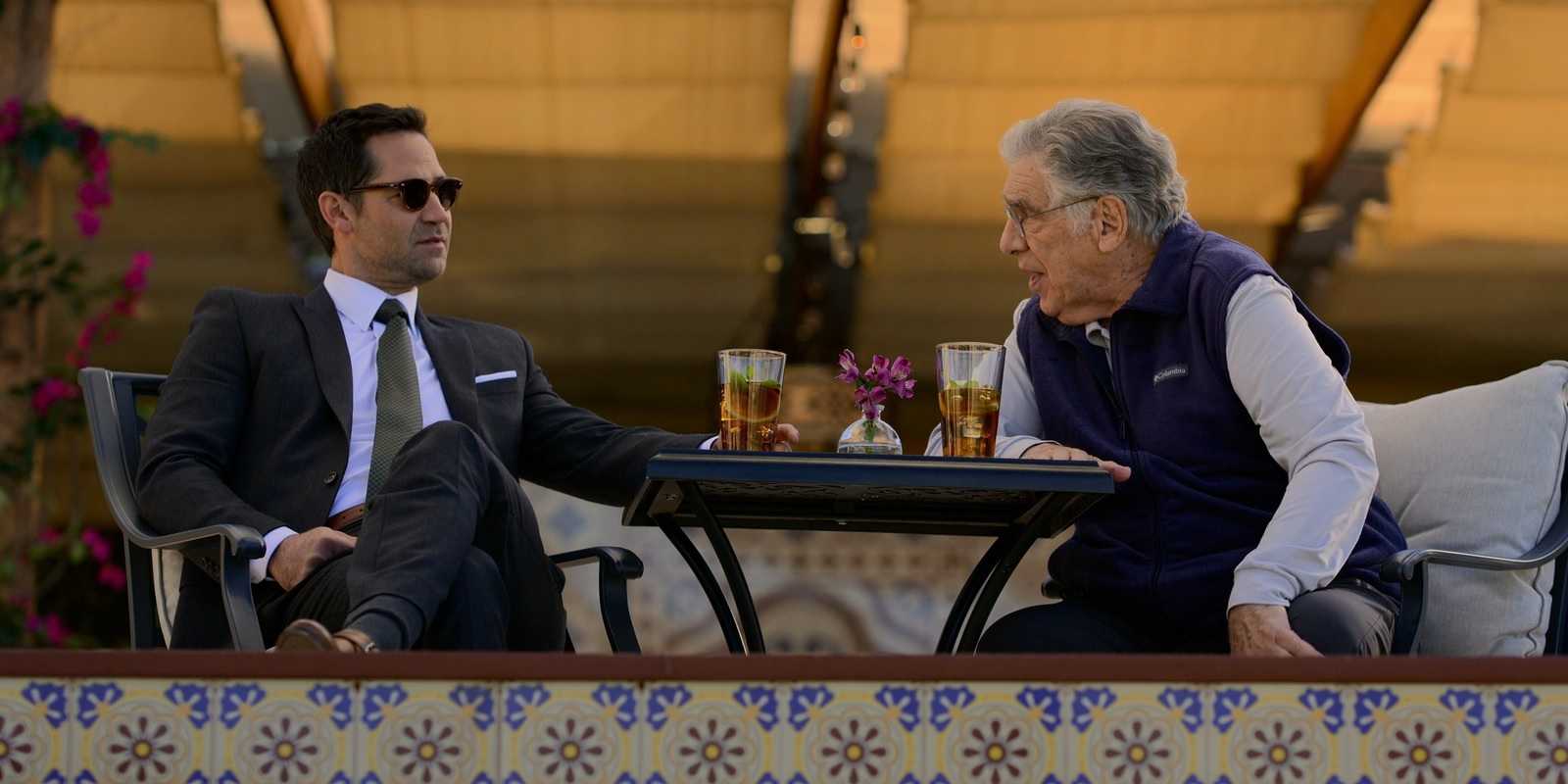 I'm Relieved Elliot Gould's Legal Is Back For The Lincoln Lawyer Season 4, But I Hope The Show Makes One Change With His Character