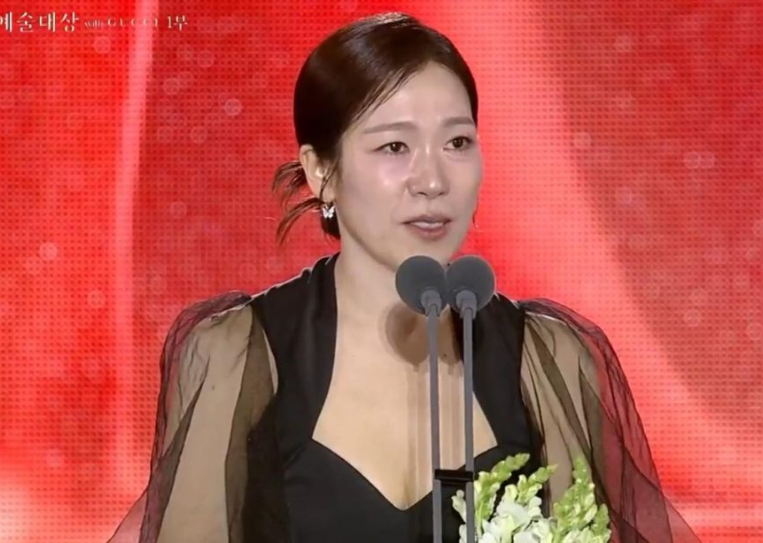 Profil Yeom Hye Ran: Dari Anak Pedagang Beras ke Bintang Film Terkemuka