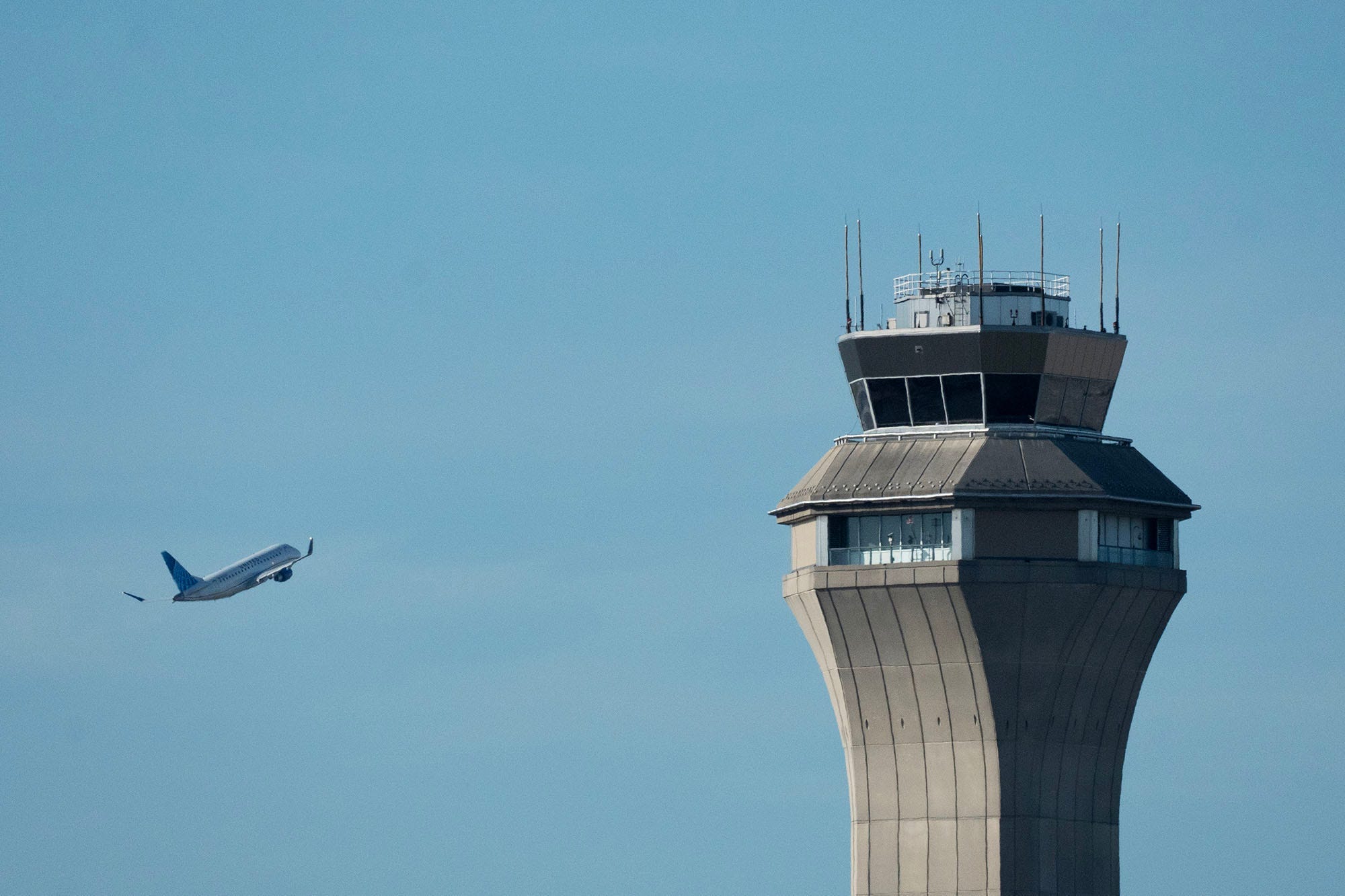 Smoke on JetBlue flight triggers emergency landing, FAA probe
