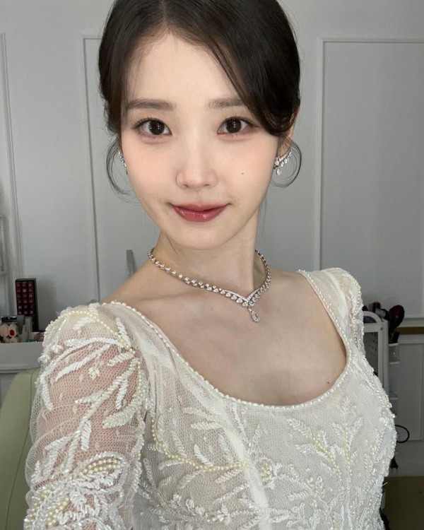 9 Inspirasi Rias Wajah Artis Korea dari Baeksang Arts Awards 2025, Luar Biasa!