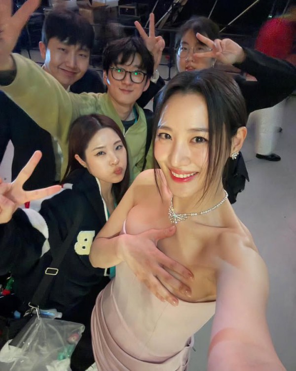 9 Inspirasi Rias Wajah Artis Korea dari Baeksang Arts Awards 2025, Luar Biasa!