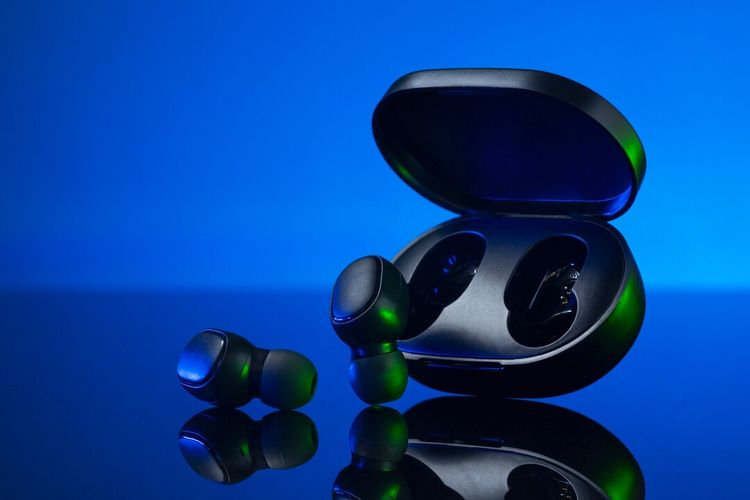 Solusi untuk Mendengarkan Musik Lebih Bebas dengan Earphone TWS, Ini 7 Keunggulannya yang Perlu Kamu Tahu! Solusi untuk Mendengarkan Musik Lebih Bebas dengan Earphone TWS, Ini 7 Keunggulannya yang Perlu Kamu Tahu!