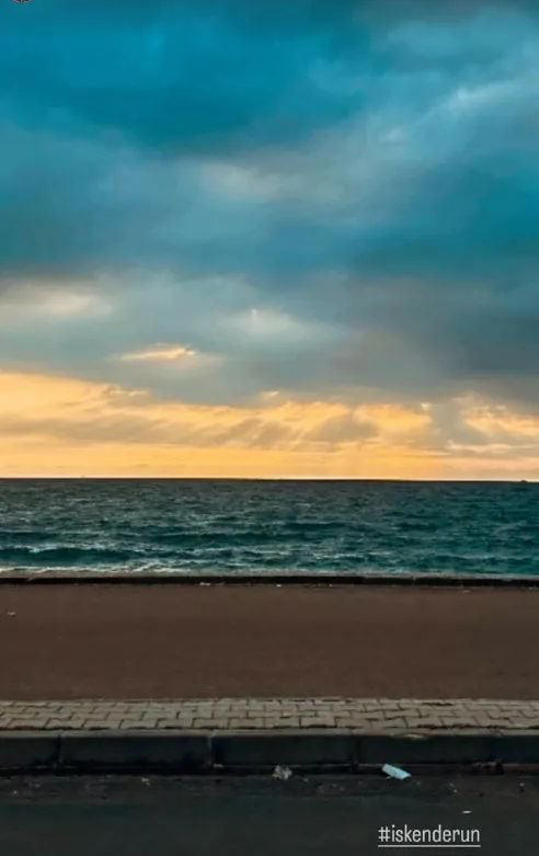 Emre Altuğ anunciaba con esta imagen su presencia en İskenderun para asistir al juramento militar de de Mert