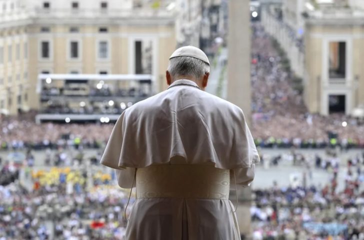 El papá León XIV recordó a Francisco y pidió por la paz mundial: "Fui elegido sin ningún mérito"