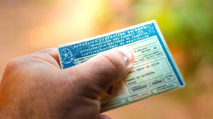 Apesar do fim da obrigatoriedade das aulas, as provas continuarão sendo obrigatórias para obter a CNH. Foto: Detran/Divulgação