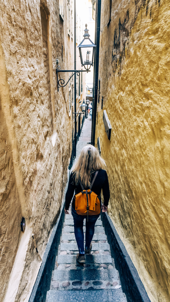 10 narrowest streets in historic cities of the world