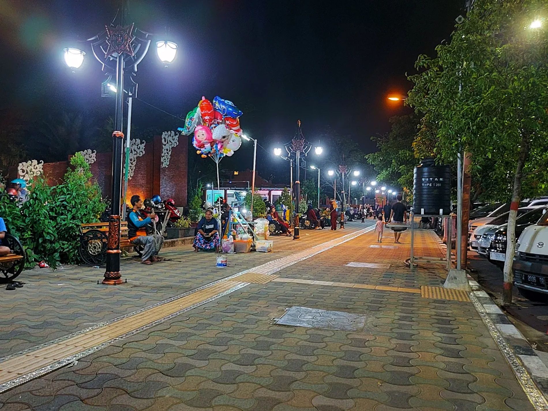 Wisata Malam Mojokerto 2025: 5 Destinasi Murah dan Seru untuk Nongkrong &amp; Kulineran