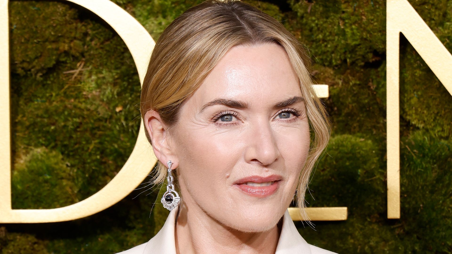 Mia Threapleton, 24, could be mistaken for mother Kate Winslet at the