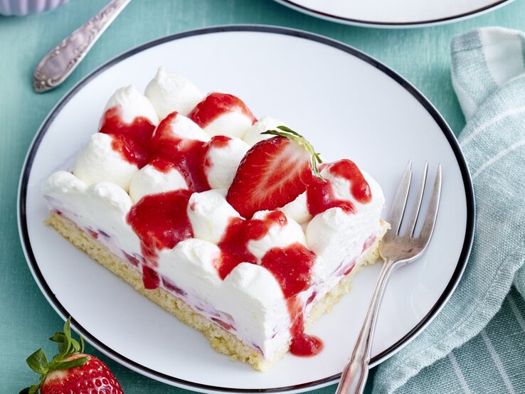 Erdbeerkuchen war gestern: Erdbeer-Schmand-Schnitten zum Verlieben