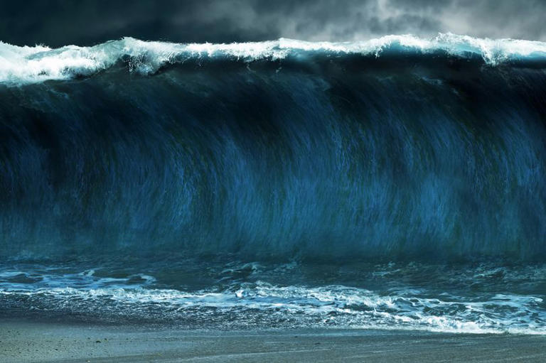 Hawaii mega tsunami warning