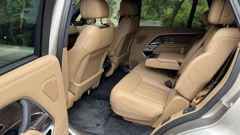 Five Things We Love (and One We Hate) About the 2023 Range Rover LWB