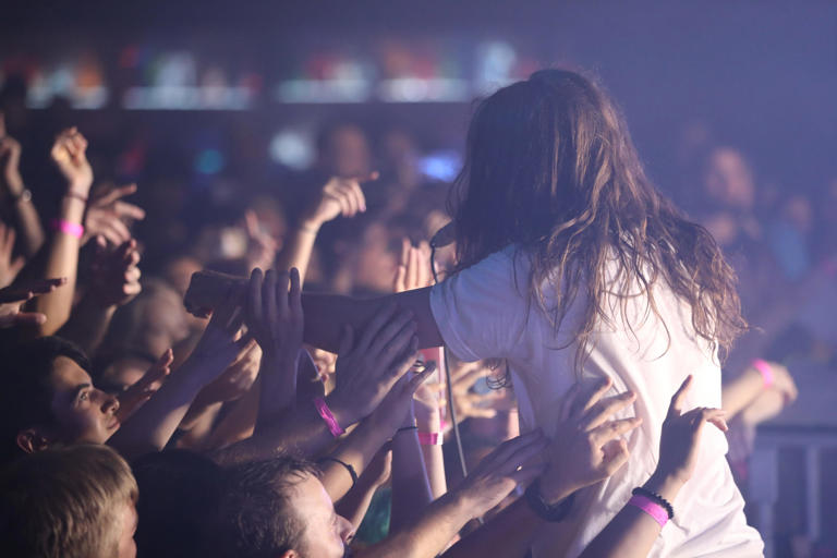 Mayday Parade honors Kentucky tornado victims during Cincy show: 'We'll ...