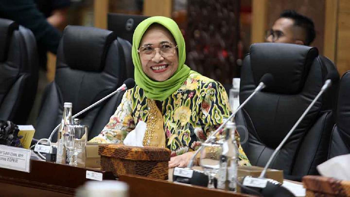 DPR Tanggapi Gugatan Serikat Mahasiswa Soal Aturan Gaji Dosen