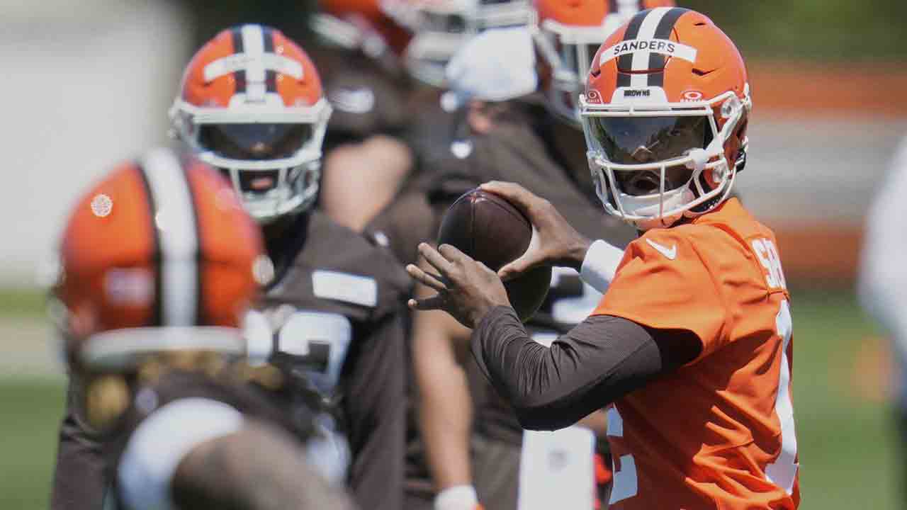 Browns sign QB Shedeur Sanders to rookie contract