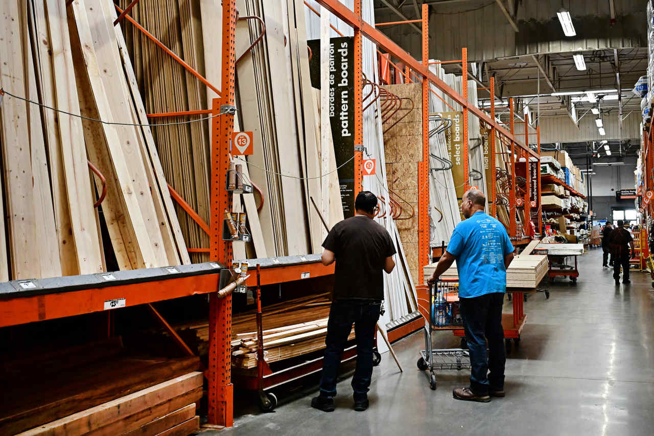 Home Depot Stock Rises Despite Earnings Miss. It Will Keep Prices