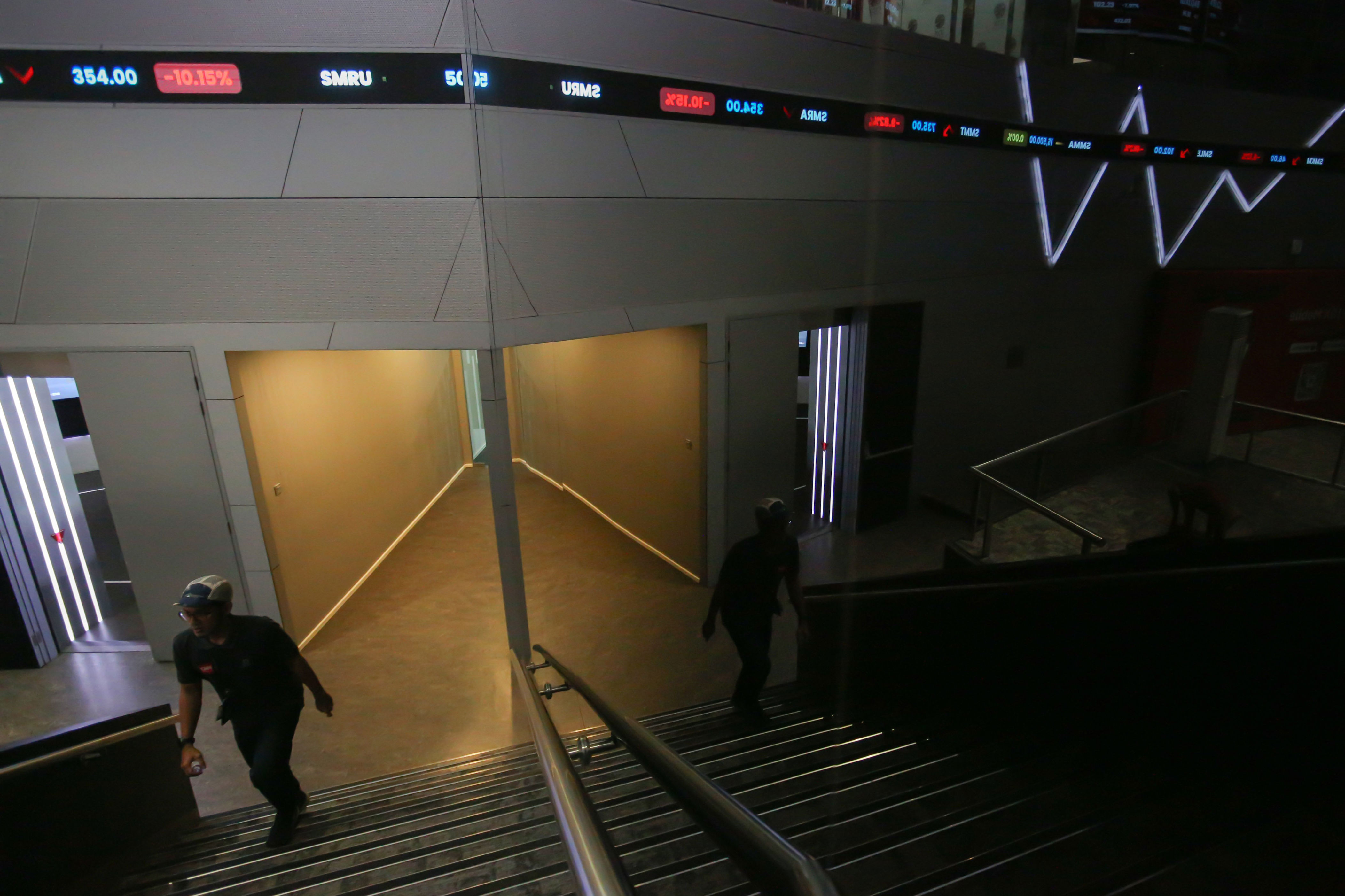 IHSG Naik 0,27%, Saham CDIA Tembus Rp 2.000