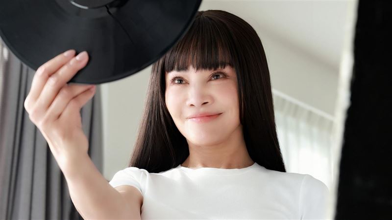 美魔女歌手Rita特地选在象徵浪漫日期「520我爱你」推出新歌。（图／艾迪昇提供）