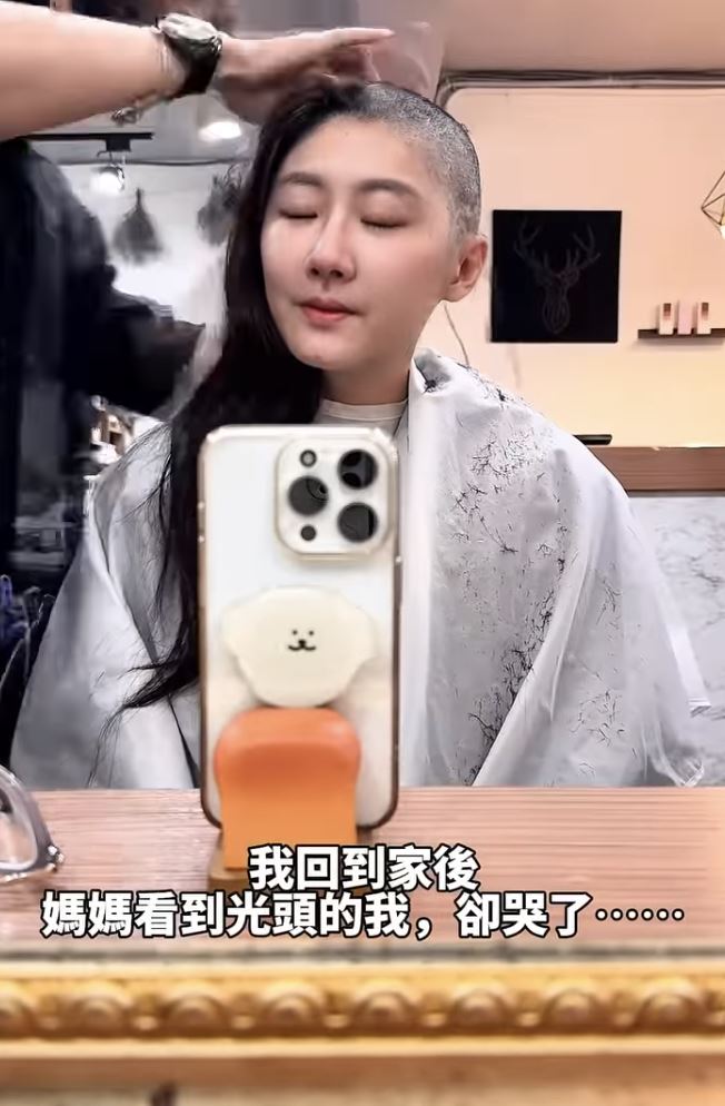 國光女神林茉晶因罹患癌症半年化療六次，副作用掉髮後直接理光頭。（圖／翻攝自林茉晶IG）