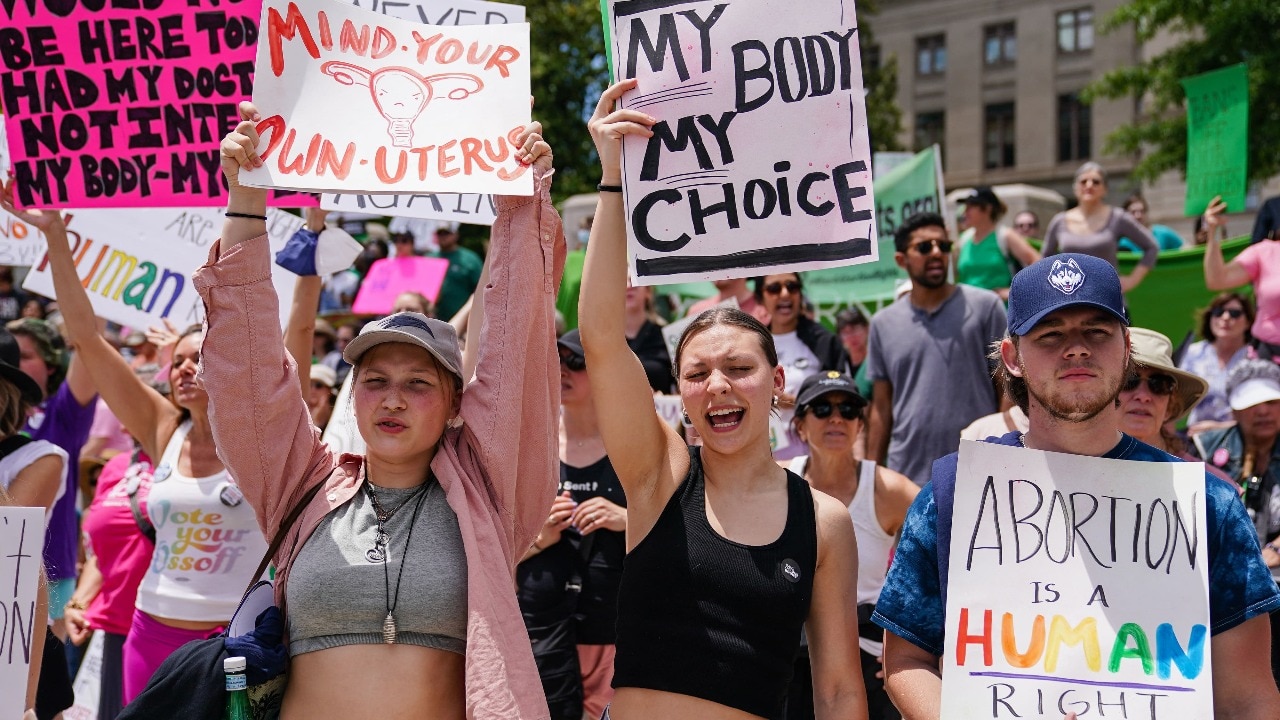 Braindead pregnant woman kept on life support in due to(01)