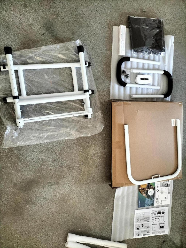 If your aging parent is sleeping on this portable adult bed, you need ...