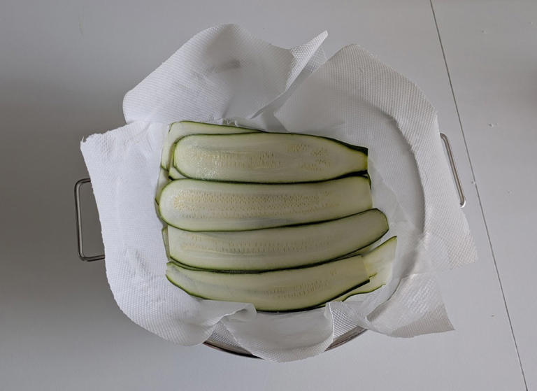 Paso 2 - Parmigiana de calabacín en freidora de aire, receta italiana fácil y ligera