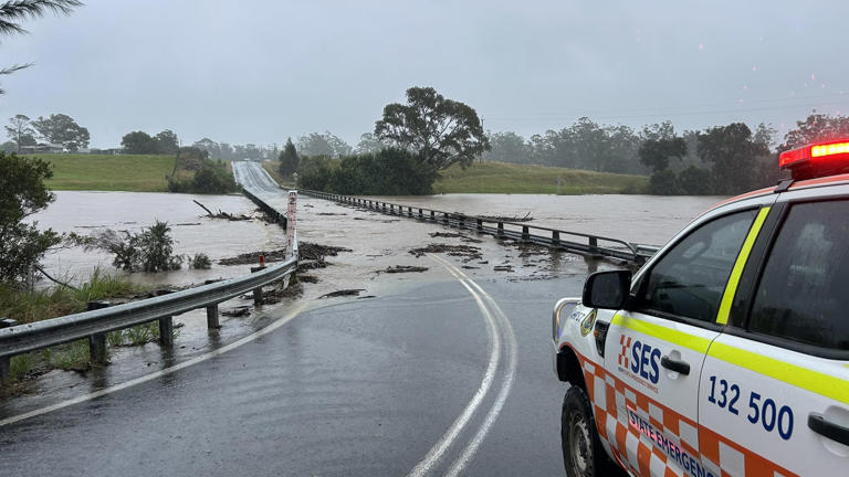 The flooded Hastings River at Wauchope has cut roads. (Supplied: NSW SES)