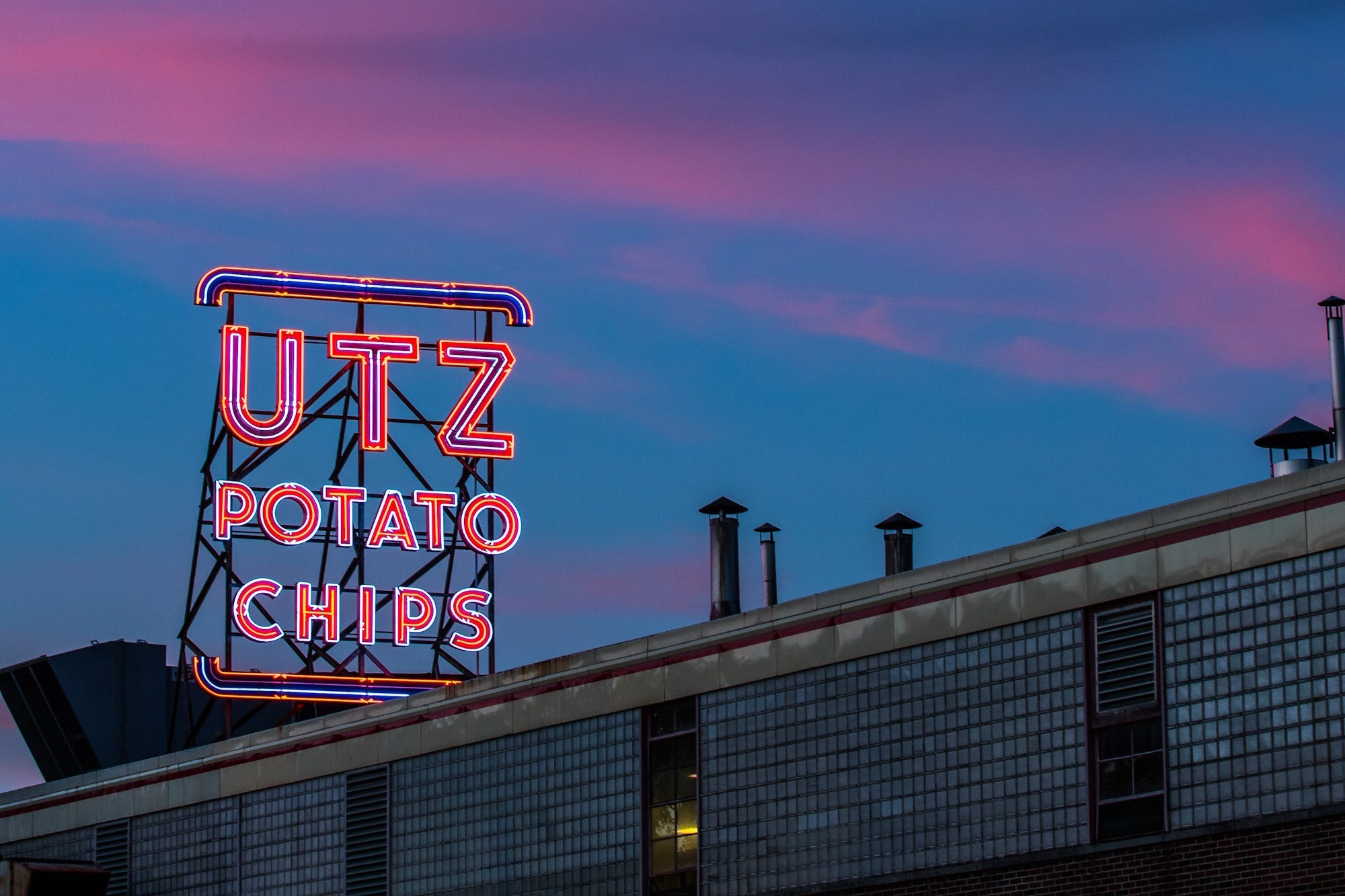 Man dies after falling 30 feet through skylight at Utz Quality Foods(01)