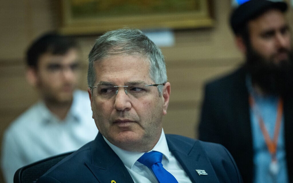 Education minister unveils ramped-up Jewish, Zionist studies, mandatory ...