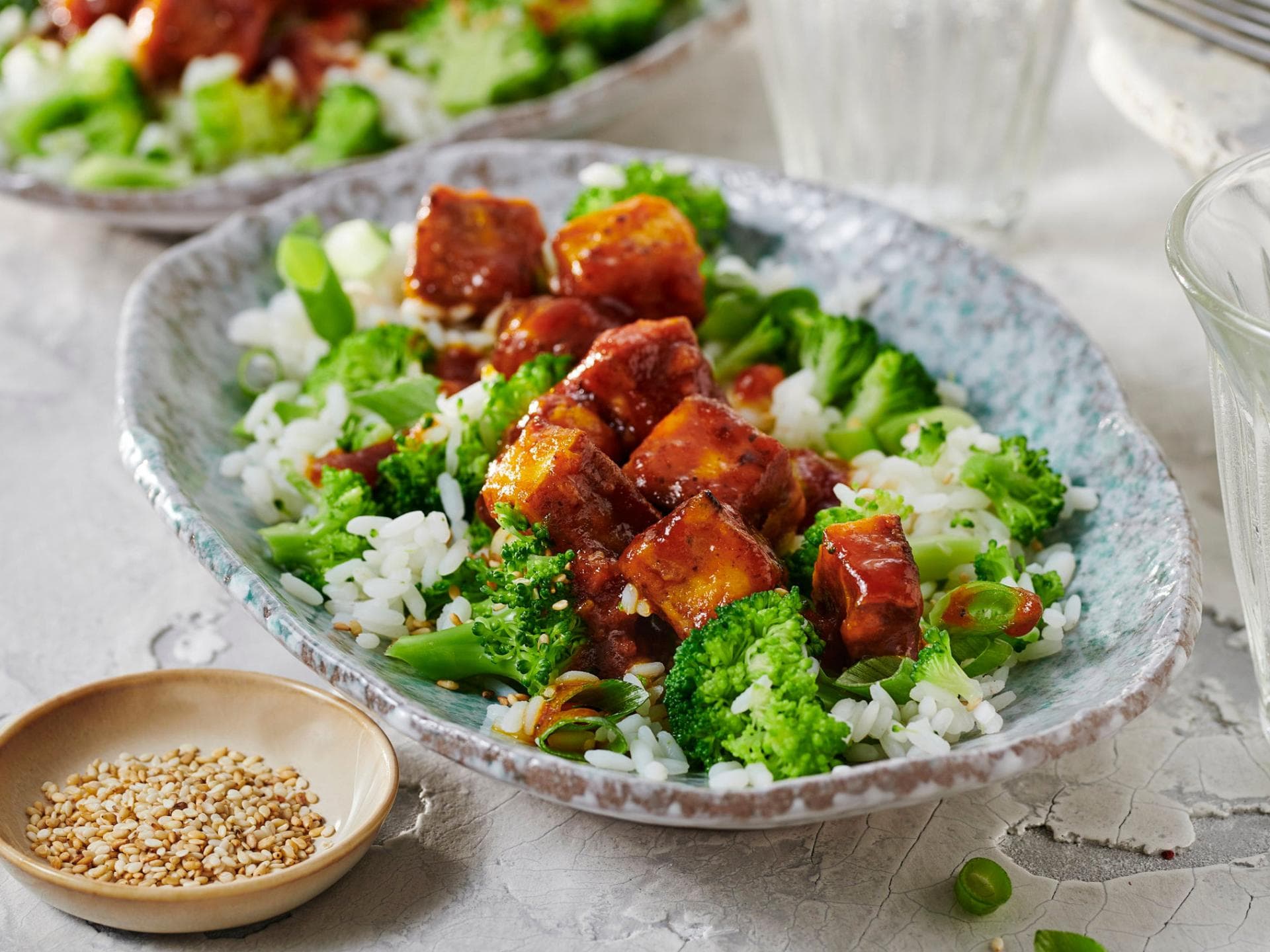 Knuspriger Tofu mit Brokkoli-Reis: Bei diesem Rezept werden Sie Fleisch ...