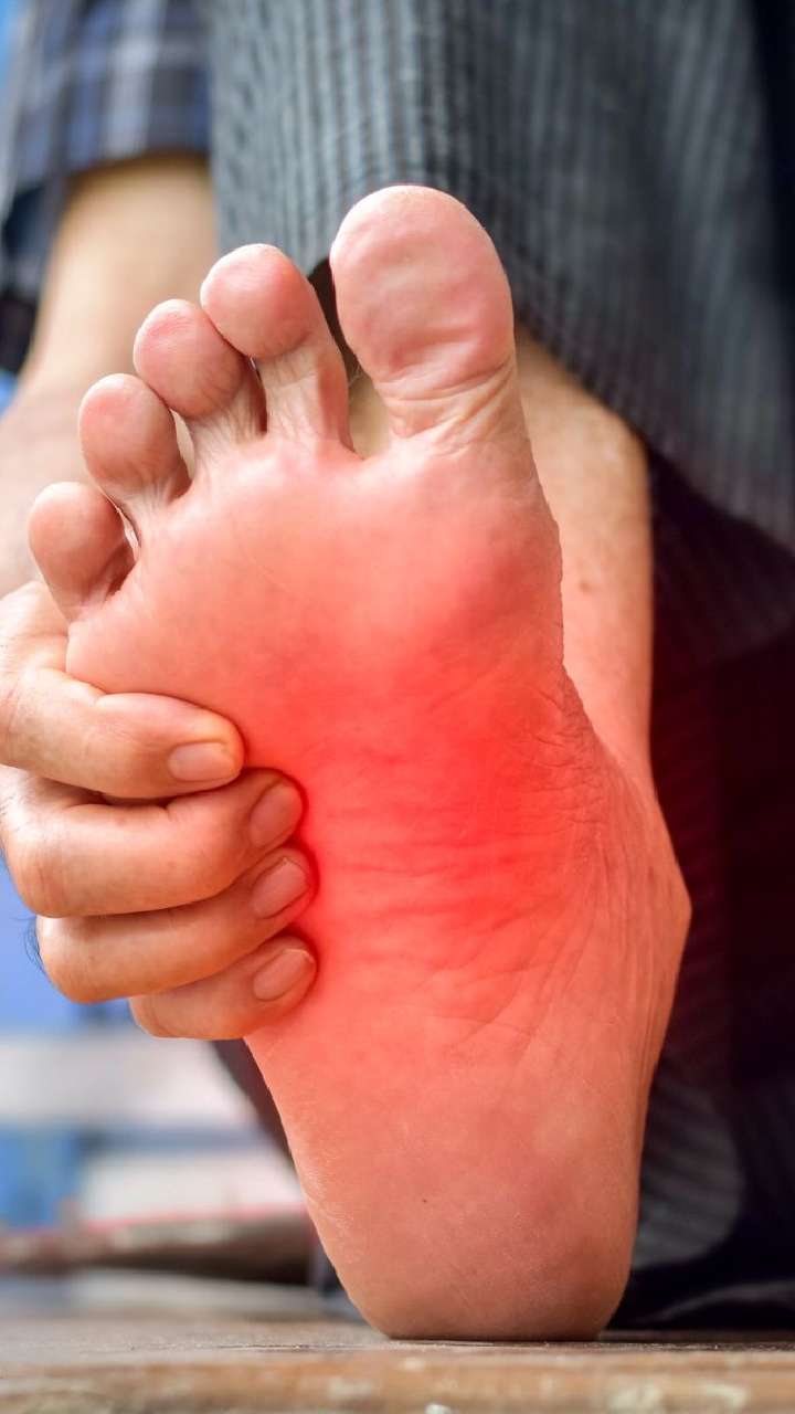 why-sitting-for-long-hours-can-cause-tingling-in-legs