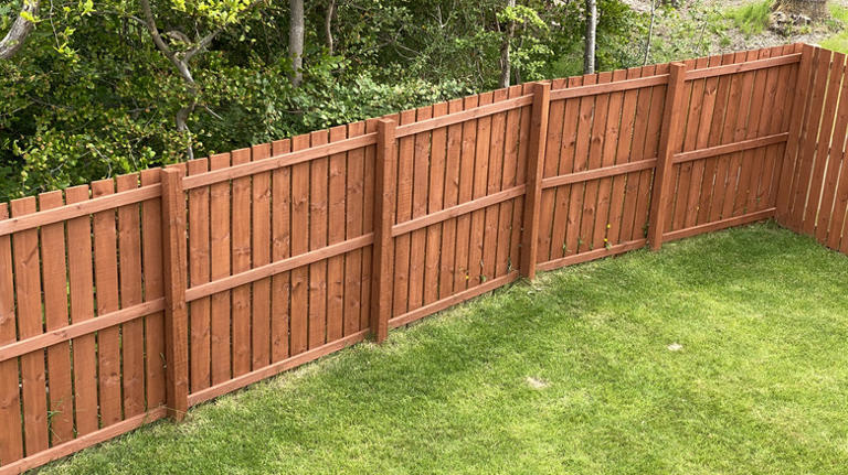Build A Fence With 6x8 Wood Panels Without Any Concrete