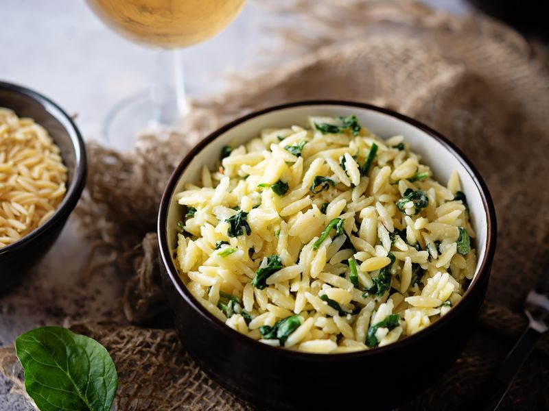 Perfekt zum Grillen: Dieser Proteinreiche Nudelsalat schmeckt himmlisch