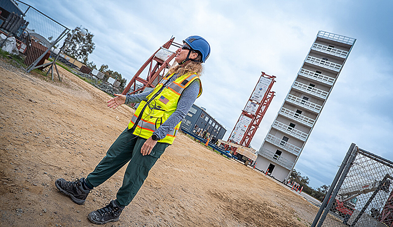 Earthquake simulator to test 10-story steel-framed building