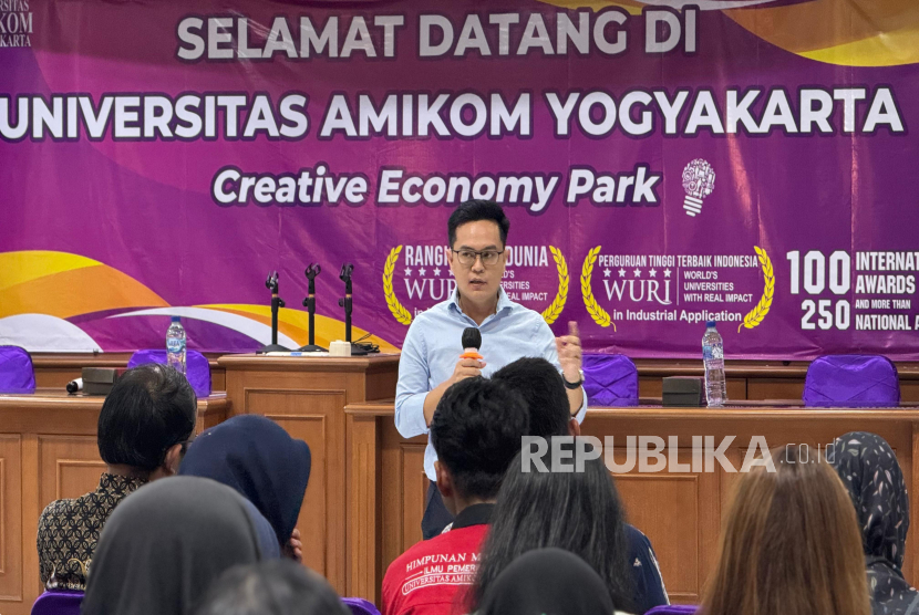 Bantu Saku Edukasi Mahasiswa UNAMIKOM Jogja Tentang Keuangan