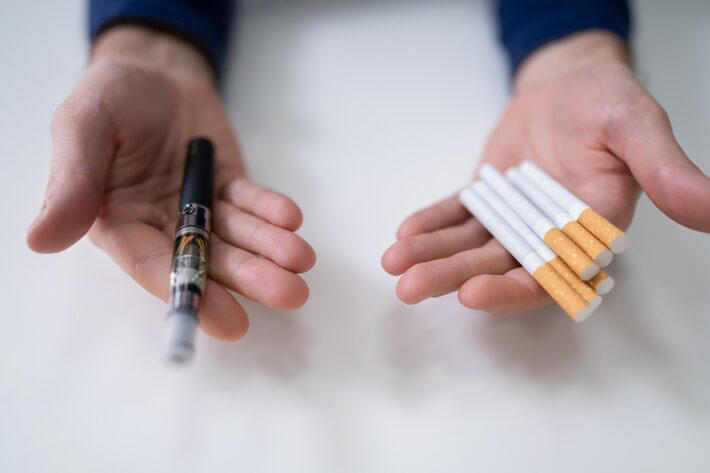 Cigarros eletrônicos são o principal alvo da atual campanha do Ministério da Saúde, que reforça a necessidade de coibir a venda e a propaganda desses produtos Foto: Andrey Popov/Adobe Stock