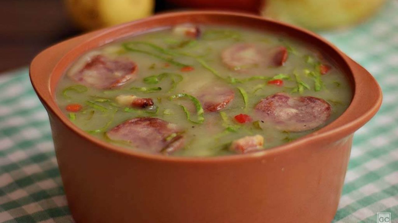 6 caldos para jantar e fugir do friozinho