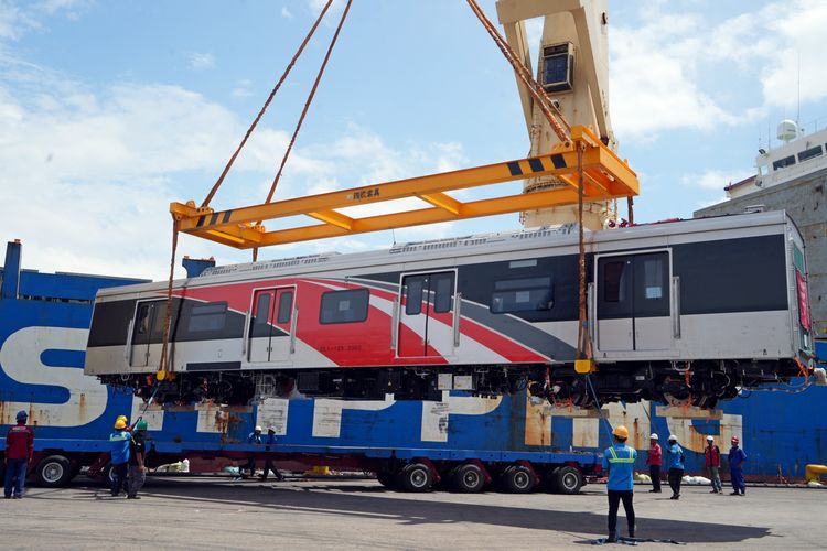KAI Commuter kembali mendatangkan trainset KRL baru, Jumat (30/5/2025).