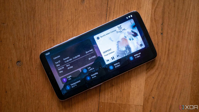 Dashboard running on a OnePlus 6 showing Home Assistant