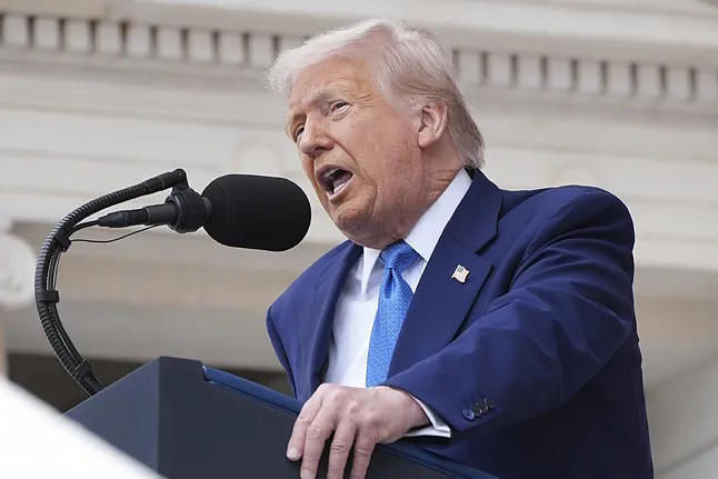 The Trump administration temporarily halts tariff suspension with an The Trump administration temporarily halts tariff suspension with an