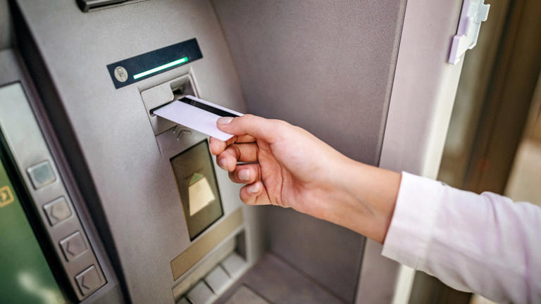 Több nagy bank is jelentős változásokat jelentett be a bankkártyáknál