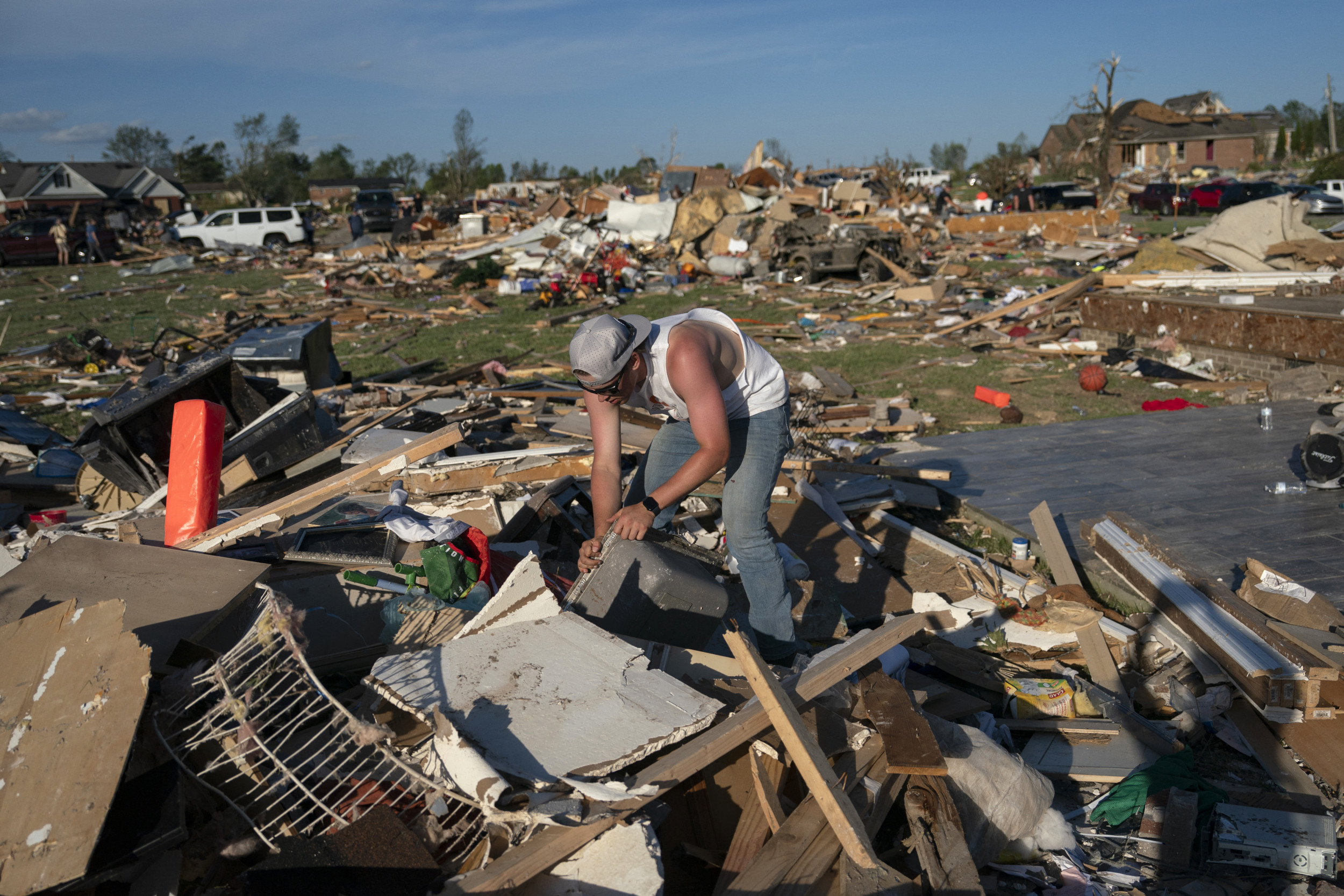 Deadly tornado strikes Kentucky's Washington County: live tracker maps