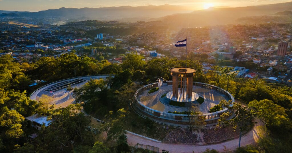 Living as an Expat in Honduras - AA1FN6sx.img