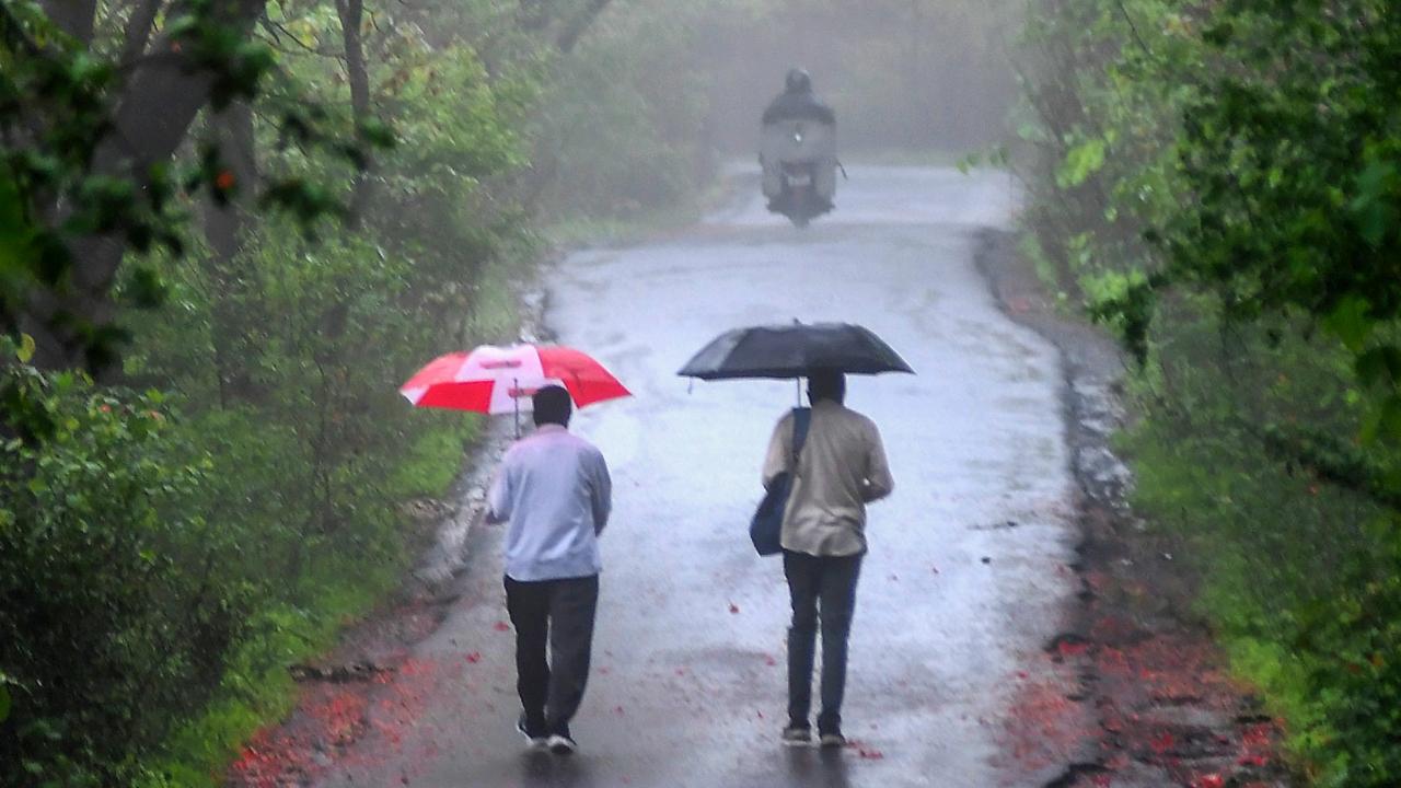 mumbai-weather-updates-light-rainfall-likely-today-says-imd