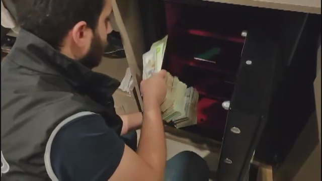 Yeni İBB operasyonundan ilk görüntüler! Kasadan balya balya dolar çıktı