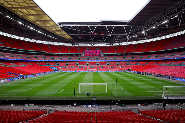 ラケット WEMBLEY  TOURNAMENT  MID SIZE WEMBLEY TOURNAMENT MID SIZE