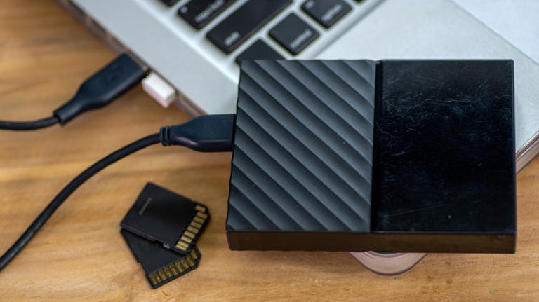 external Hard drive on laptop